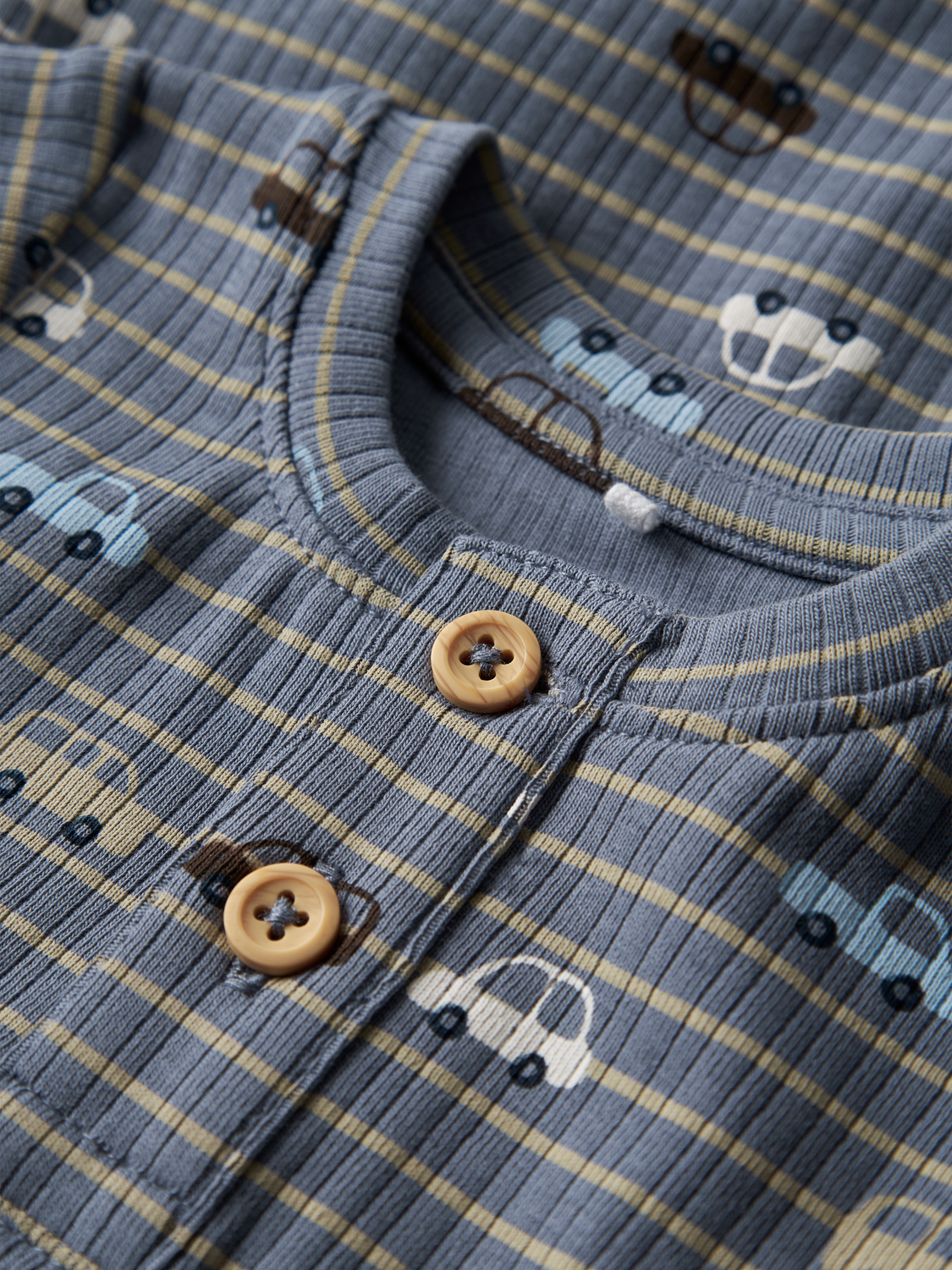 model_shot-front_full